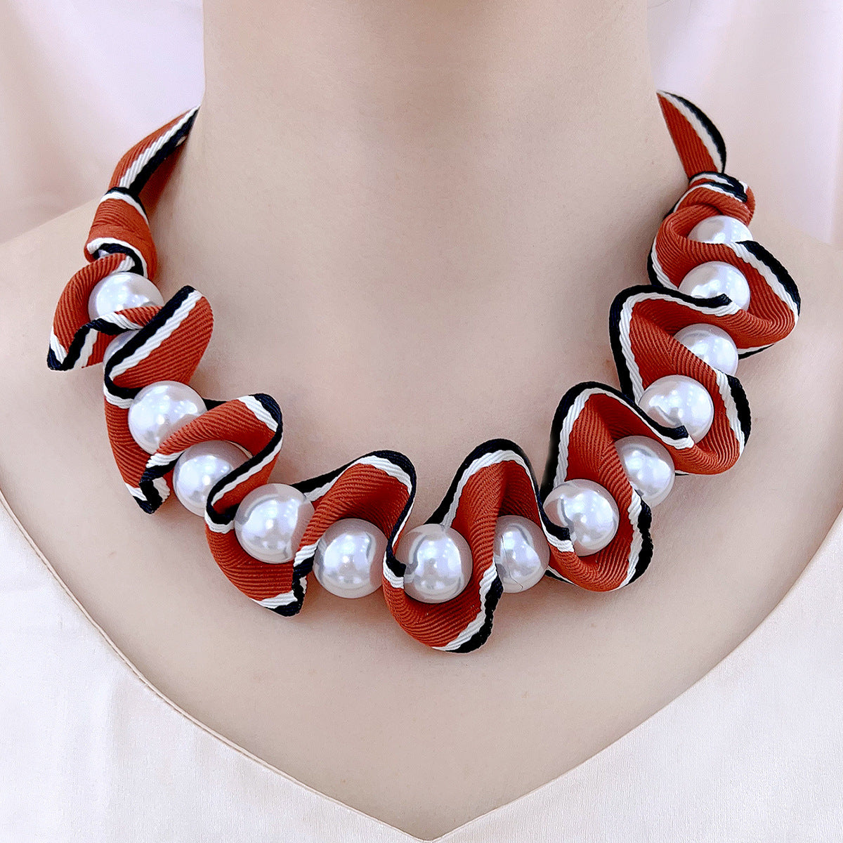 Handcrafted Beaded Necklace Light Luxury Versatile And Trendy For A Sophisticated Look
