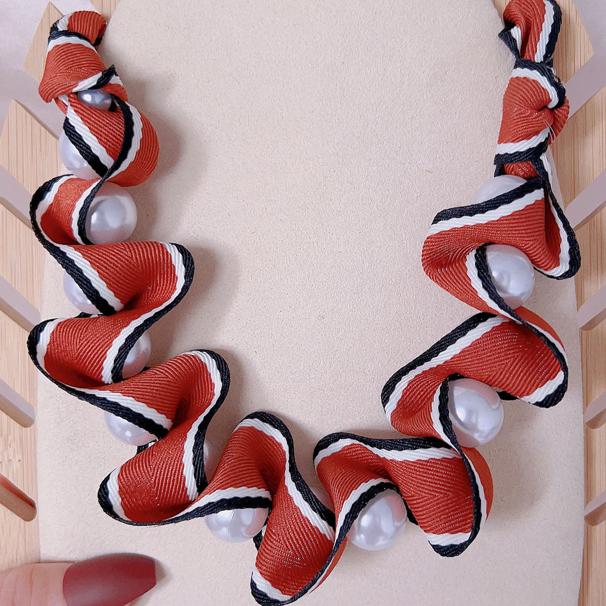 Handcrafted Beaded Necklace Light Luxury Versatile And Trendy For A Sophisticated Look